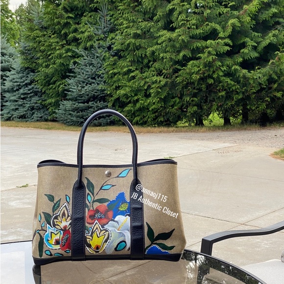 JB AUTHENTIC CLOSET👜👠🎒🕶👛👗 - Picture 11 of 16